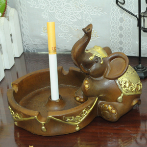 树脂工艺品坐姿大象描金烟灰缸